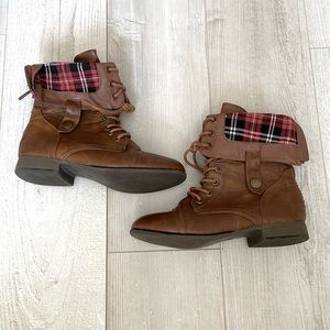 Brown combat boots with cuff
